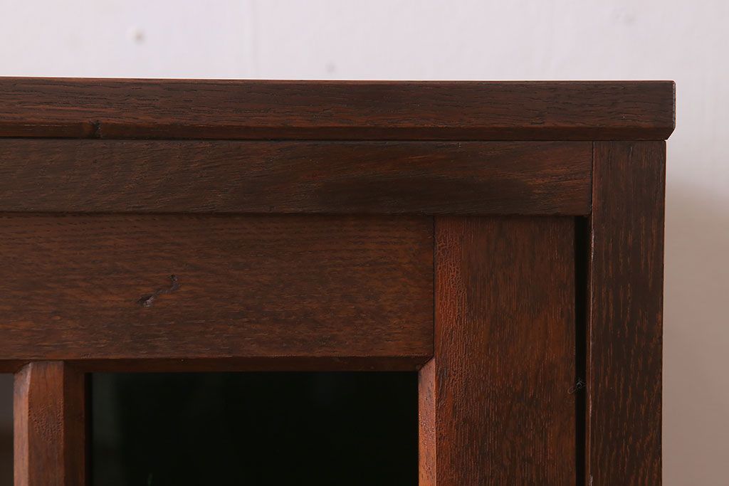 アンティーク家具　ナラ材製!色ガラスとダイヤガラス入りのサイドキャビネット(サイドボード)