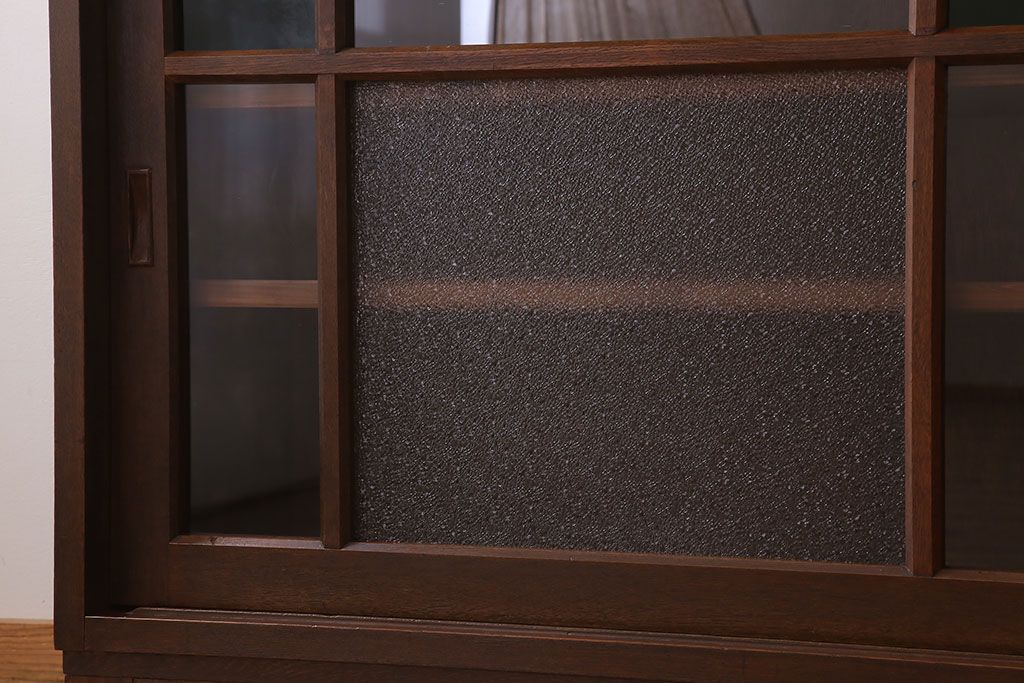 アンティーク家具　ナラ材製!色ガラスとダイヤガラス入りのサイドキャビネット(サイドボード)