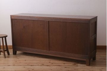 アンティーク家具　ナラ材製!色ガラスとダイヤガラス入りのサイドキャビネット(サイドボード)