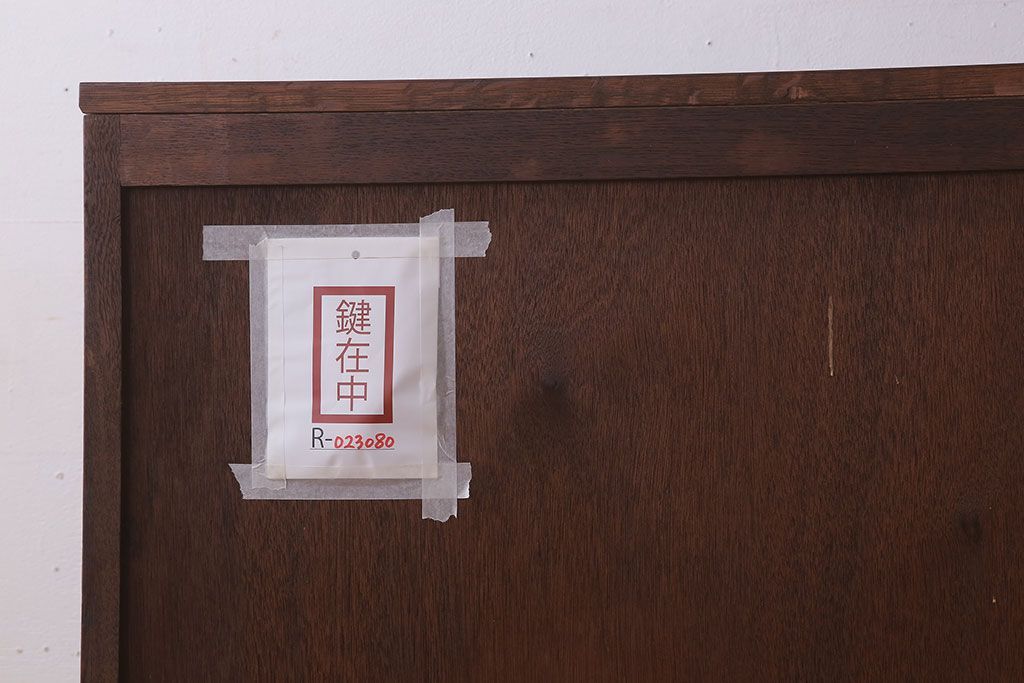 アンティーク家具　ナラ材製!色ガラスとダイヤガラス入りのサイドキャビネット(サイドボード)