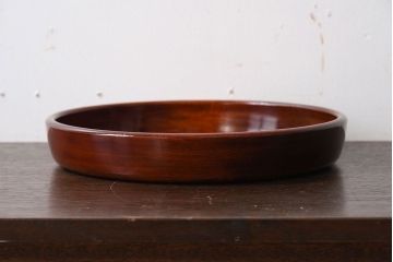 アンティーク雑貨　和製アンティーク　欅材!漆塗りが美しい古い木製丸盆(1)