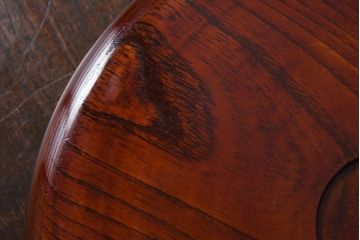 アンティーク雑貨　和製アンティーク　欅材!漆塗りが美しい古い木製丸盆(1)