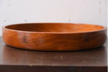 和製アンティーク　欅材!漆塗りが美しい古い木製丸盆(2)