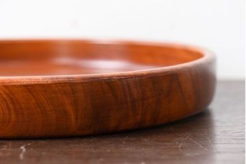 アンティーク雑貨　和製アンティーク　欅材!漆塗りが美しい古い木製丸盆(3)