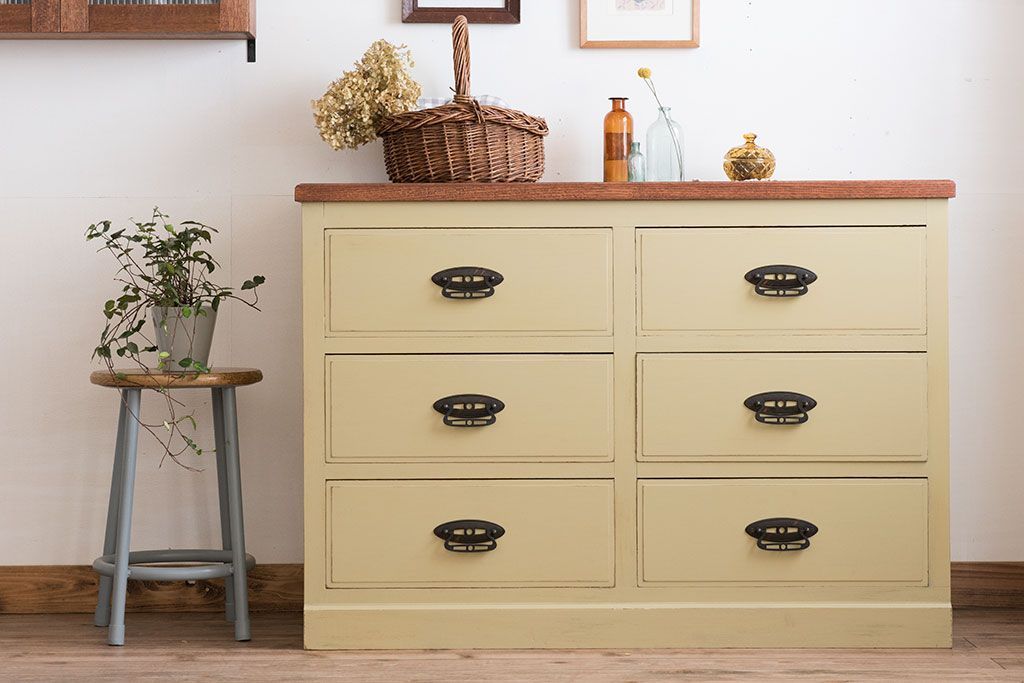 レトロ家具　ナラ材製!レトロなペイントチェスト