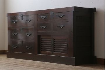 アンティーク家具　六尺　古民具・骨董　漆が美しい明治期の収納箪笥サイドボード(水屋箪笥)