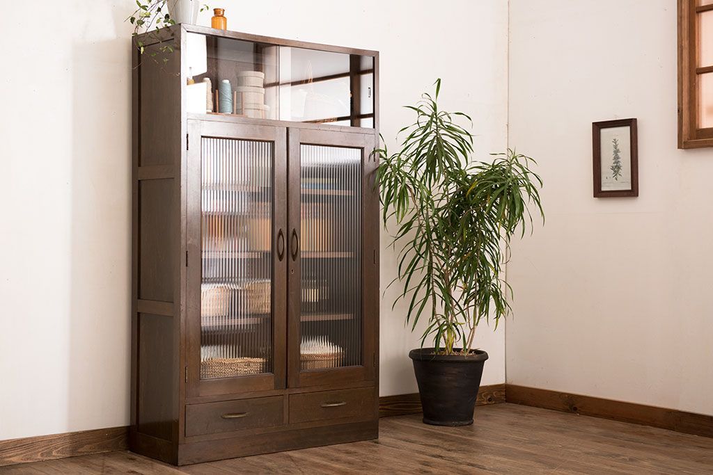 アンティーク家具　樺材製　モールガラス入りアンティーク本箱