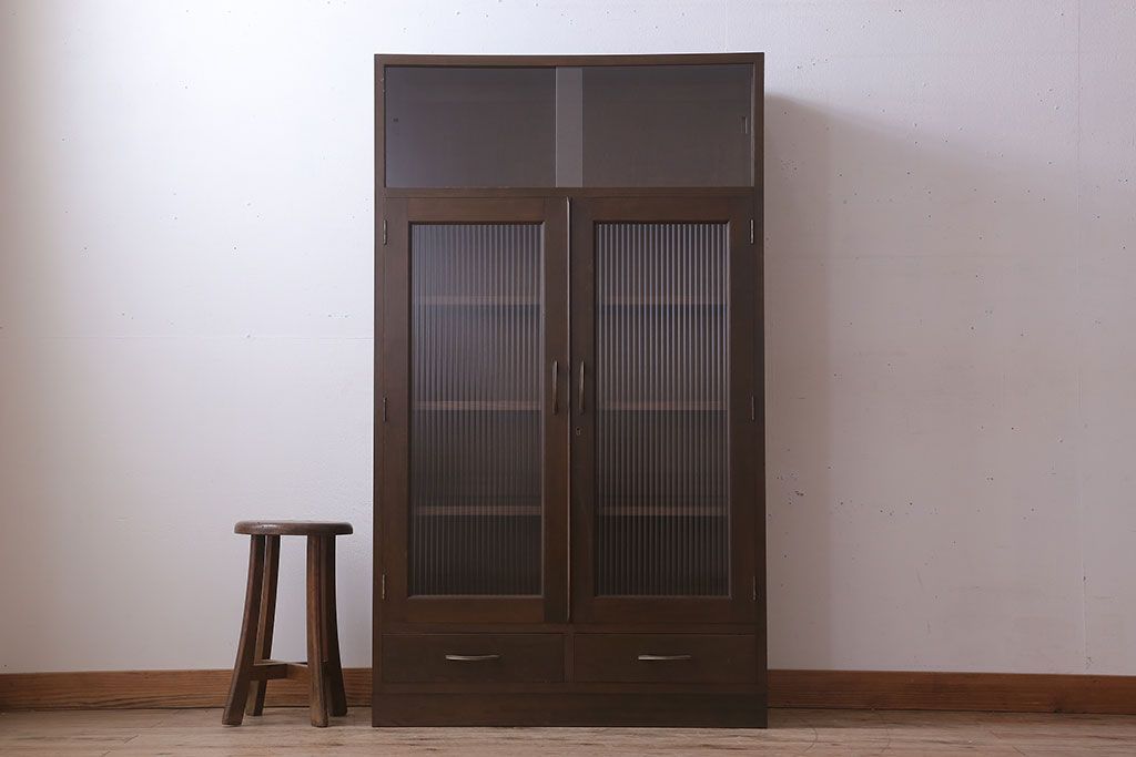 アンティーク家具　樺材製　モールガラス入りアンティーク本箱