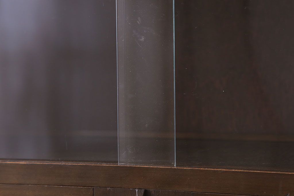 アンティーク家具　樺材製　モールガラス入りアンティーク本箱