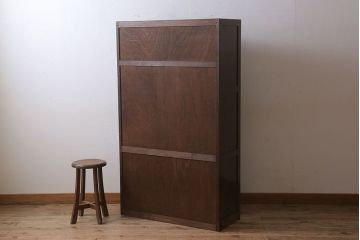 アンティーク家具　樺材製　モールガラス入りアンティーク本箱