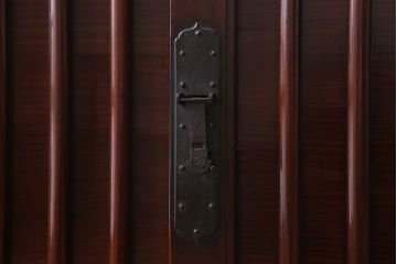 アンティーク家具　明治大正期　漆の味わい!アンティーク収納箪笥サイドボード(水屋箪笥)