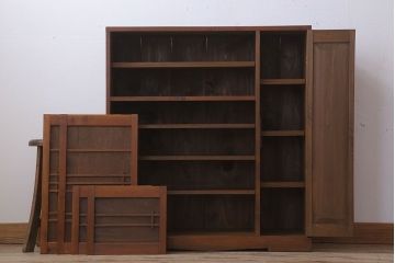 アンティーク家具　和デザイン　古い木製のアンティーク収納棚