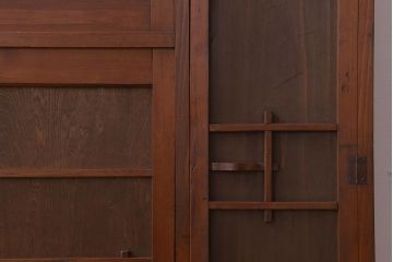 アンティーク家具　和デザイン　古い木製のアンティーク収納棚