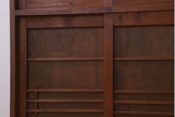 アンティーク家具　和デザイン　古い木製のアンティーク収納棚