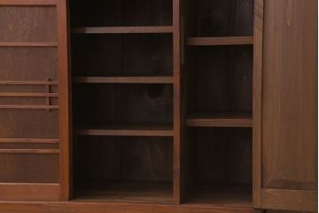 アンティーク家具　和デザイン　古い木製のアンティーク収納棚