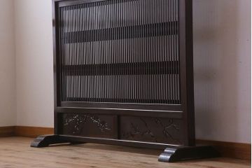 透かし彫り入り!和製アンティークの裏ガラス入り衝立(パーテーション)