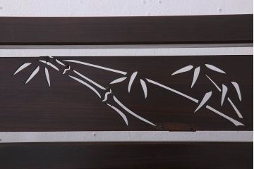 透かし彫り入り!和製アンティークの裏ガラス入り衝立(パーテーション)