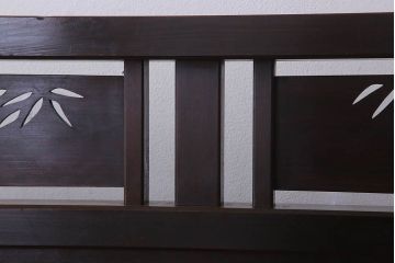 透かし彫り入り!和製アンティークの裏ガラス入り衝立(パーテーション)
