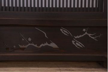 透かし彫り入り!和製アンティークの裏ガラス入り衝立(パーテーション)
