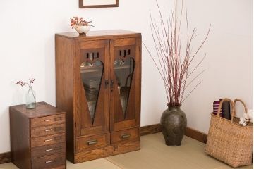 レトロ家具　栓材製　和製アンティーク　ハートモチーフのレトロかわいい本箱(ブックケース)