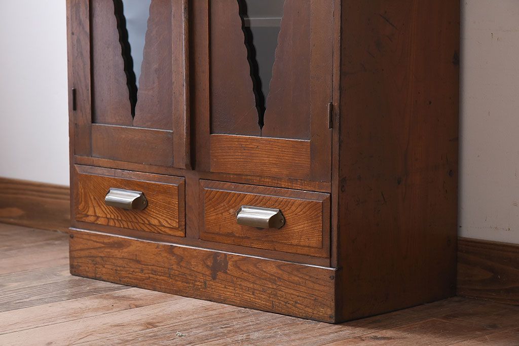 レトロ家具　栓材製　和製アンティーク　ハートモチーフのレトロかわいい本箱(ブックケース)