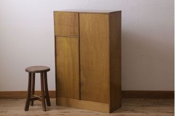 レトロ家具　昭和レトロ　ダイヤガラス入り!古い木製の小ぶりな本箱(ブックケース)(2)