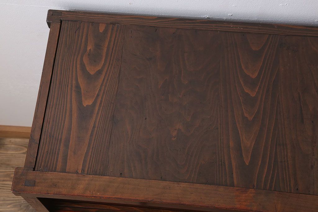 アンティーク家具　結霜ガラス入り引き戸がおしゃれな和製アンティークの茶箪笥(収納棚)