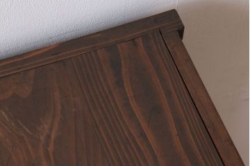 アンティーク家具　結霜ガラス入り引き戸がおしゃれな和製アンティークの茶箪笥(収納棚)