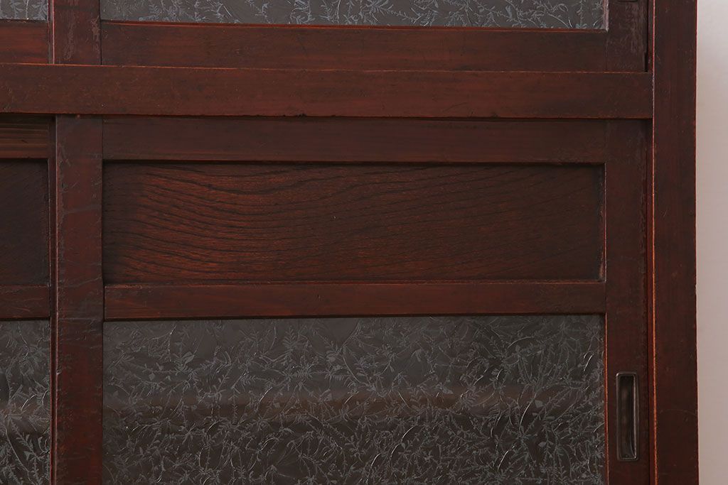 アンティーク家具　結霜ガラス入り引き戸がおしゃれな和製アンティークの茶箪笥(収納棚)