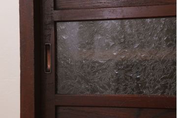 アンティーク家具　結霜ガラス入り引き戸がおしゃれな和製アンティークの茶箪笥(収納棚)