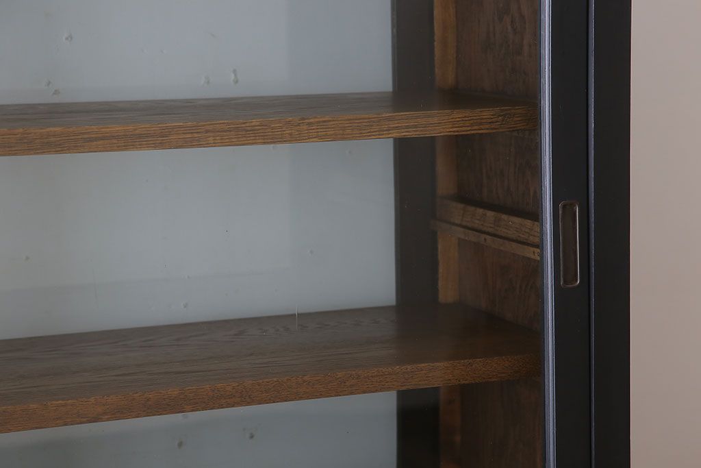 アンティーク家具　大正ロマン　ナラ材製!アンティーク両面ガラスの収納棚