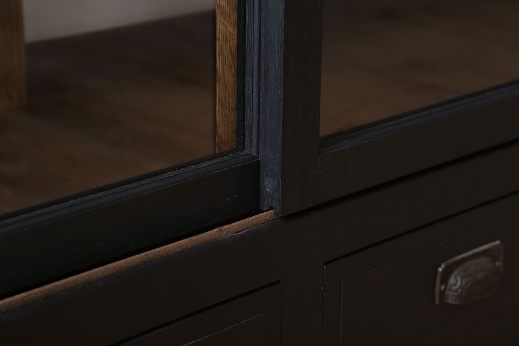 アンティーク家具　大正ロマン　ナラ材製!アンティーク両面ガラスの収納棚