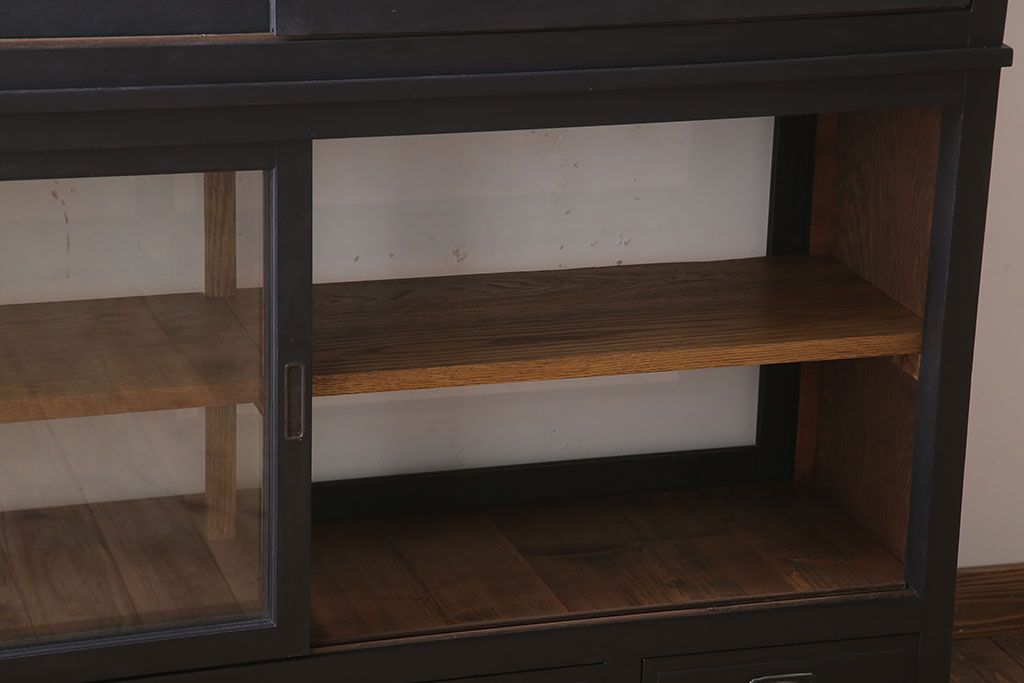 アンティーク家具　大正ロマン　ナラ材製!アンティーク両面ガラスの収納棚