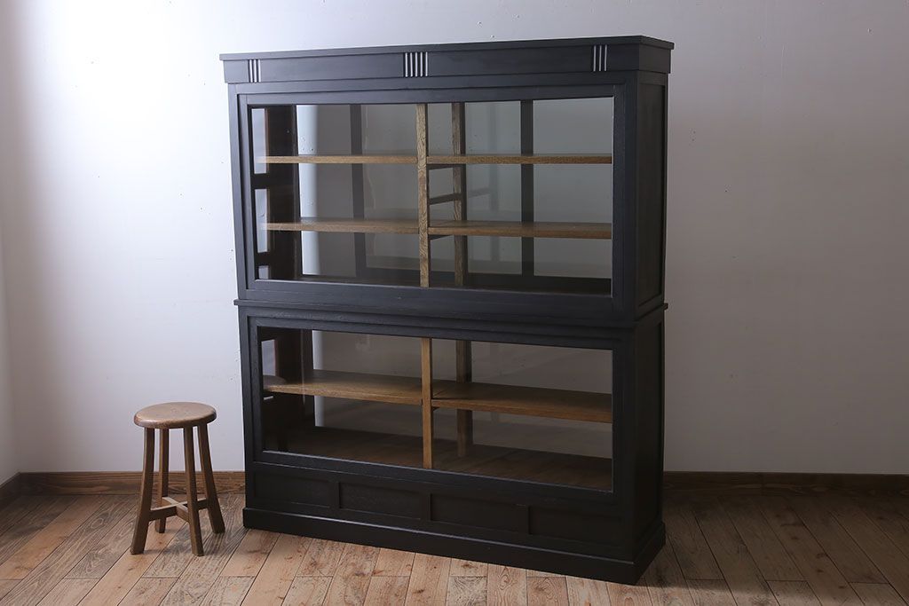 アンティーク家具　大正ロマン　ナラ材製!アンティーク両面ガラスの収納棚