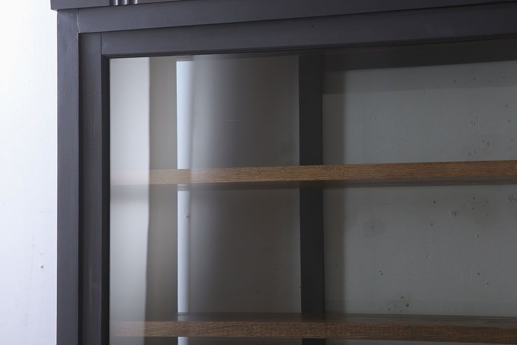 アンティーク家具　大正ロマン　ナラ材製!アンティーク両面ガラスの収納棚