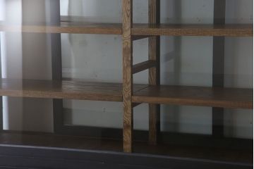 アンティーク家具　大正ロマン　ナラ材製!アンティーク両面ガラスの収納棚