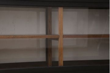 アンティーク家具　大正ロマン　ナラ材製!アンティーク両面ガラスの収納棚