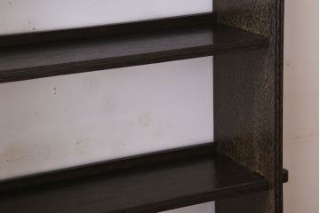 レトロ家具　ラワン材製　古い木のレトロな楔(くさび)式本棚(ディスプレイラック)(2)