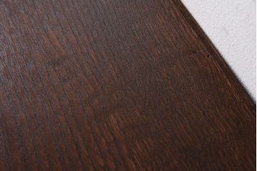 レトロ家具　小振りなサイズ!栓材一枚板　レトロなアンティークちゃぶ台(飾り台)(2)