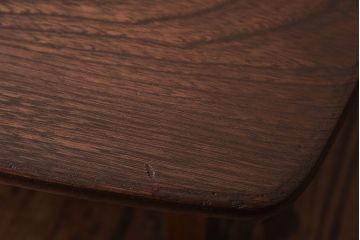 レトロ家具　小振りなサイズ!栓材一枚板　レトロなアンティークちゃぶ台(飾り台)(2)