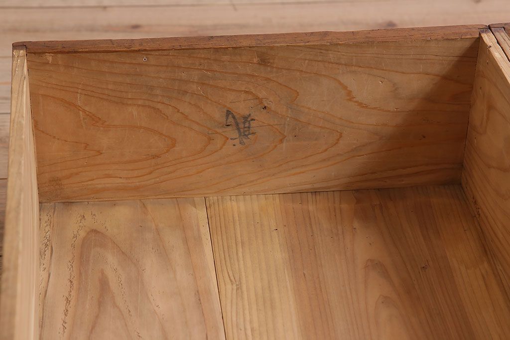 アンティーク家具　和製アンティーク　前面檜材!大きな横型重ね収納棚