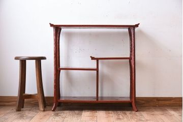 アンティーク家具　和製アンティーク　箱入り　鎌倉彫の上品な飾り棚(陳列棚)