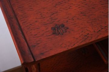 アンティーク家具　和製アンティーク　箱入り　鎌倉彫の上品な飾り棚(陳列棚)