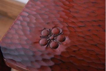 アンティーク家具　和製アンティーク　箱入り　鎌倉彫の上品な飾り棚(陳列棚)