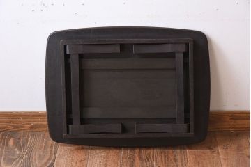 レトロ家具　小振りなサイズ!栓材製　レトロなアンティークちゃぶ台(飾り台)(2)