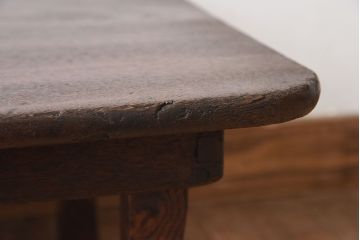 レトロ家具　小振りなサイズ!栓材一枚板　レトロなアンティークちゃぶ台(飾り台)(3)