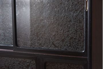 アンティーク家具　結霜ガラス入り!和製アンティークの古い茶箪笥