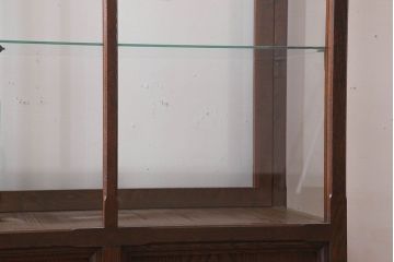 アンティーク家具　天飾り付き　大正ロマン　大ぶりサイズ!栗材製ガラスケース(ショーケース)