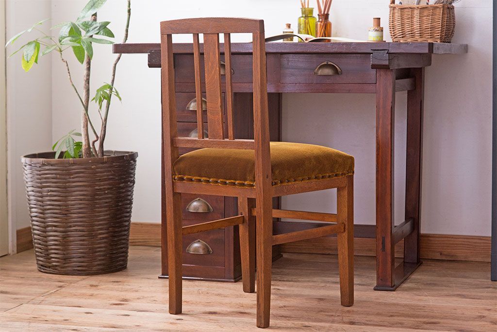 レトロ家具　ナラ材製!レトロでシンプルなアンティークチェア(椅子)