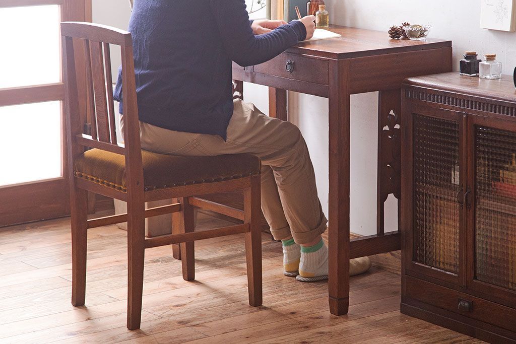 レトロ家具　ナラ材製!レトロでシンプルなアンティークチェア(椅子)